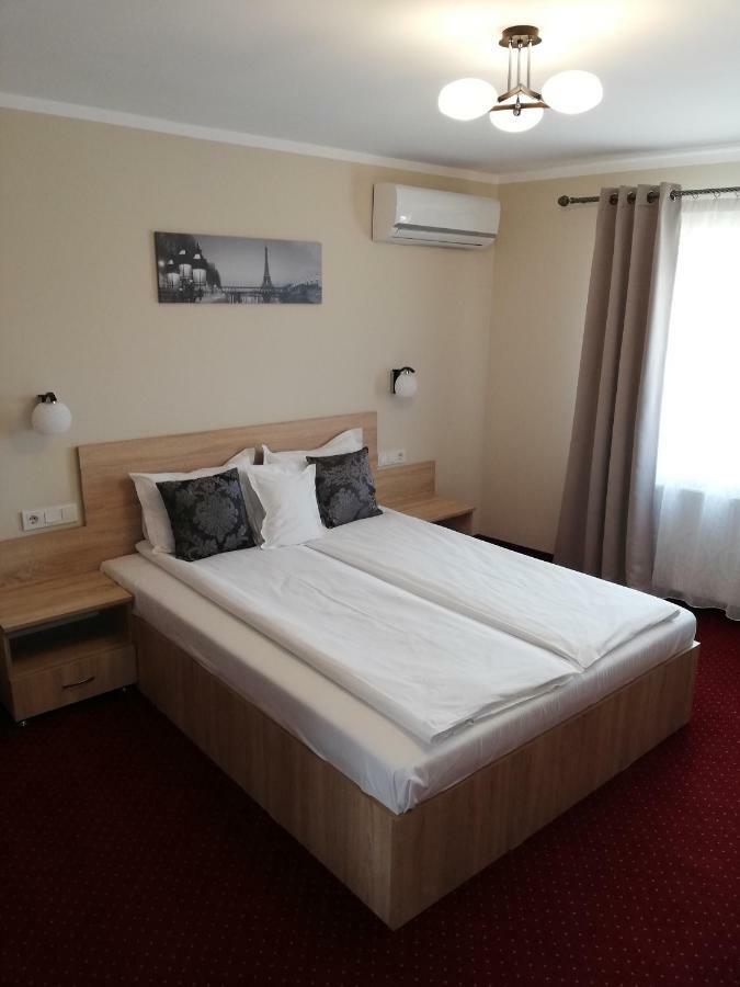 Casa Daomi Hotel Deva Bagian luar foto