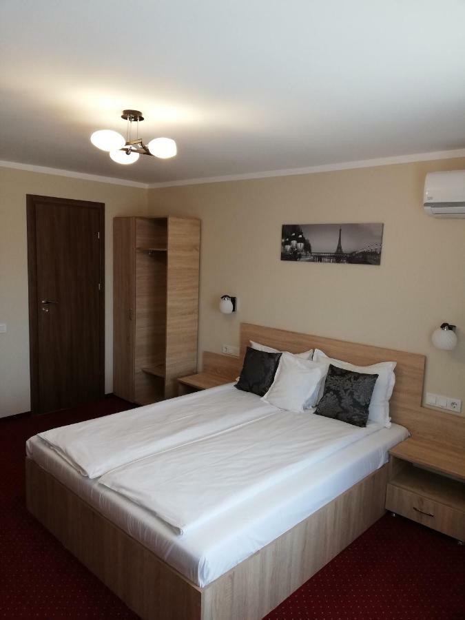 Casa Daomi Hotel Deva Bagian luar foto