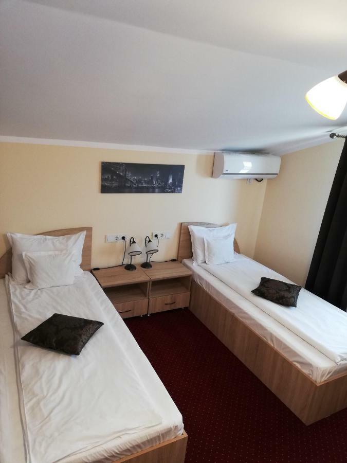 Casa Daomi Hotel Deva Bagian luar foto