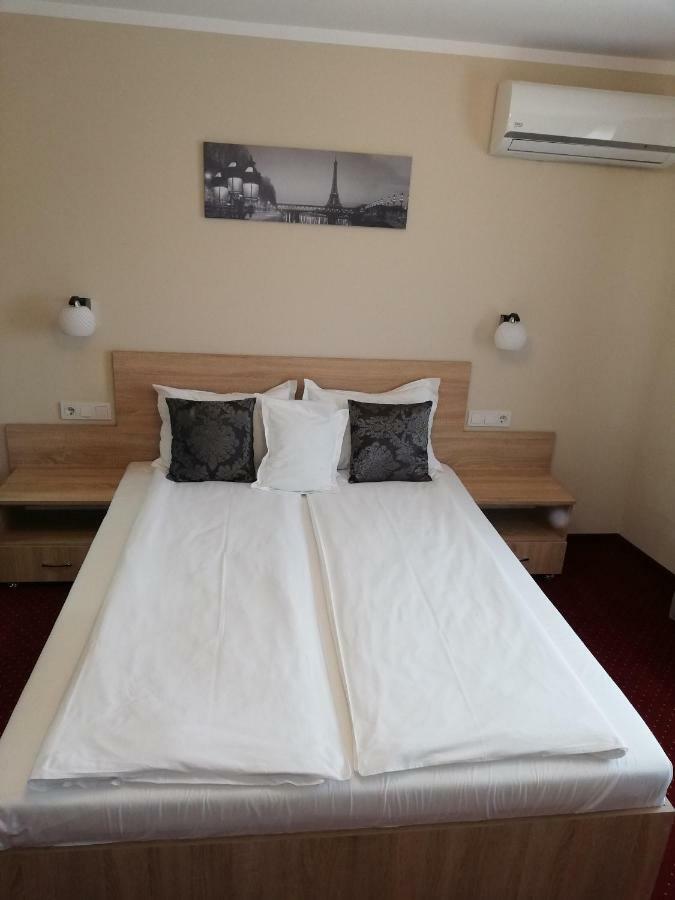 Casa Daomi Hotel Deva Bagian luar foto