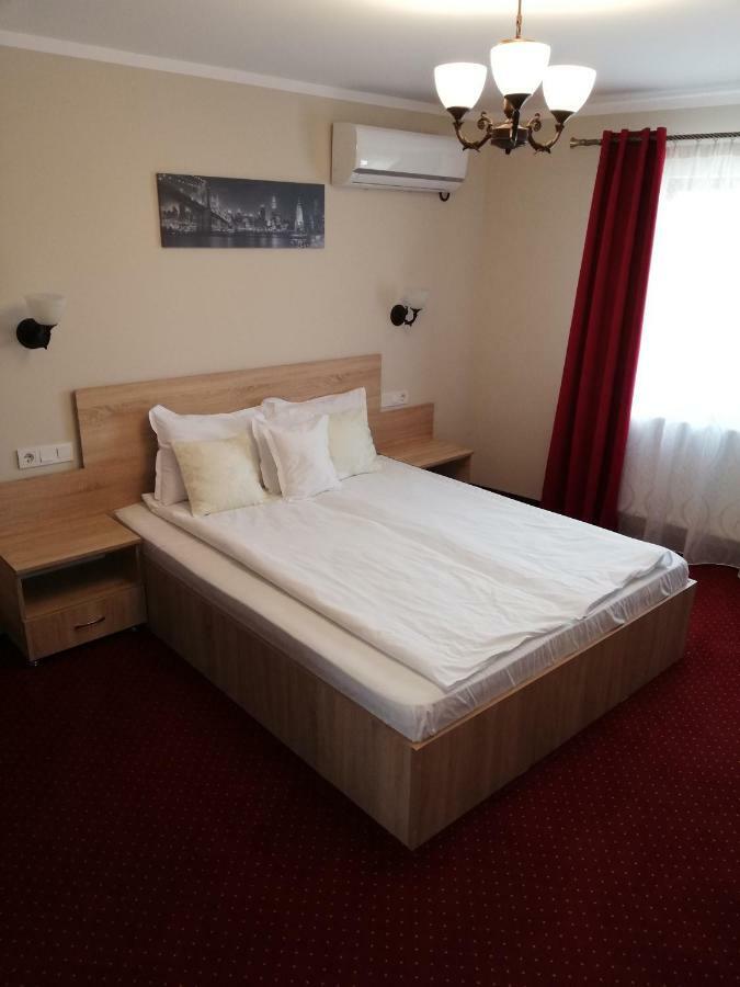 Casa Daomi Hotel Deva Bagian luar foto