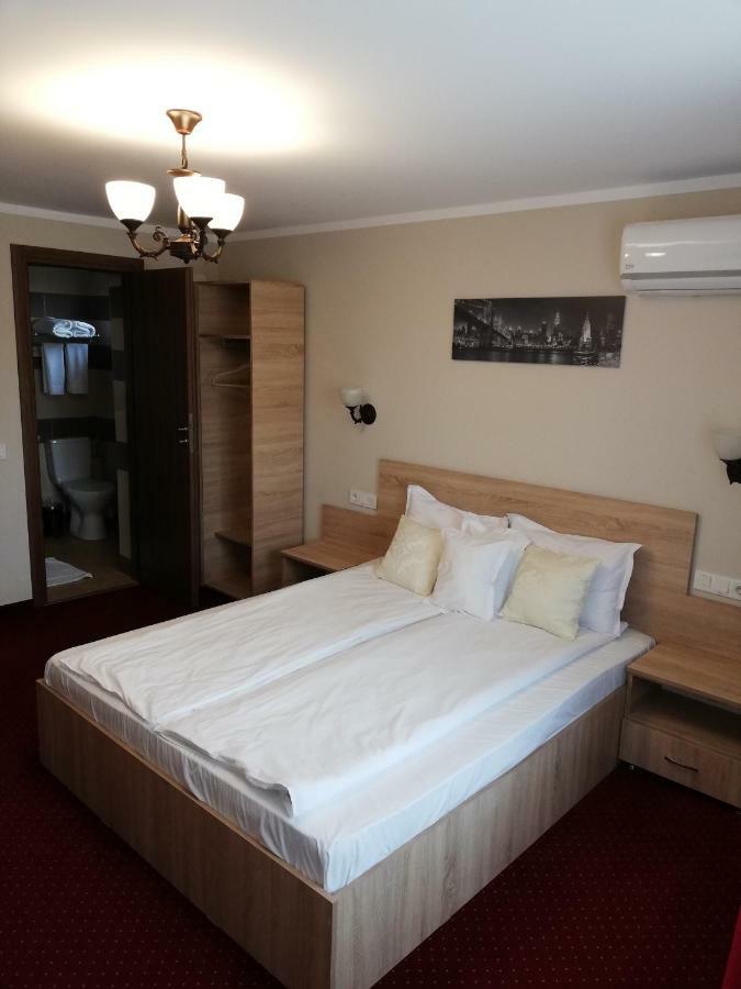 Casa Daomi Hotel Deva Bagian luar foto