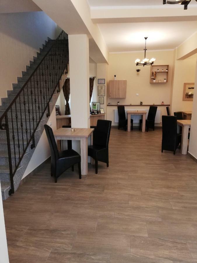 Casa Daomi Hotel Deva Bagian luar foto