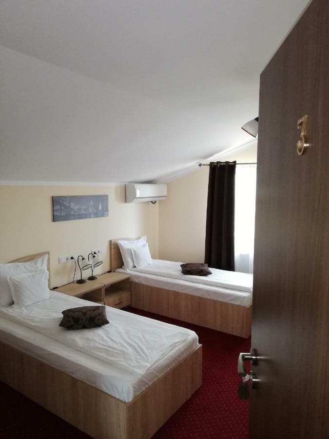Casa Daomi Hotel Deva Bagian luar foto